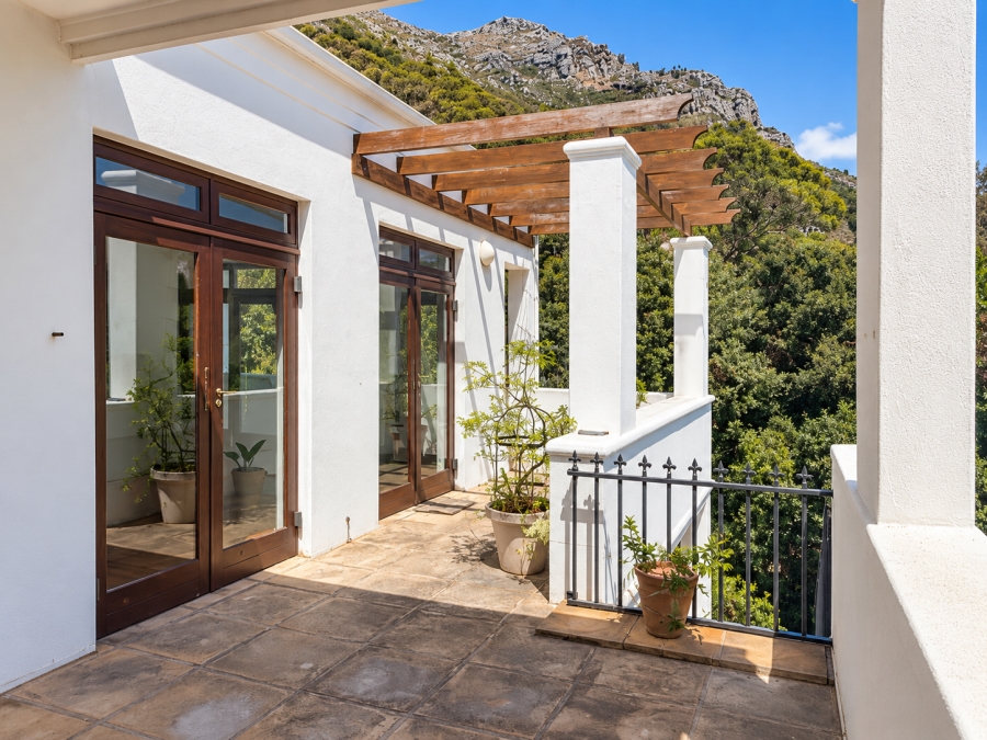 5 Bedroom Property for Sale in North Oaks Western Cape